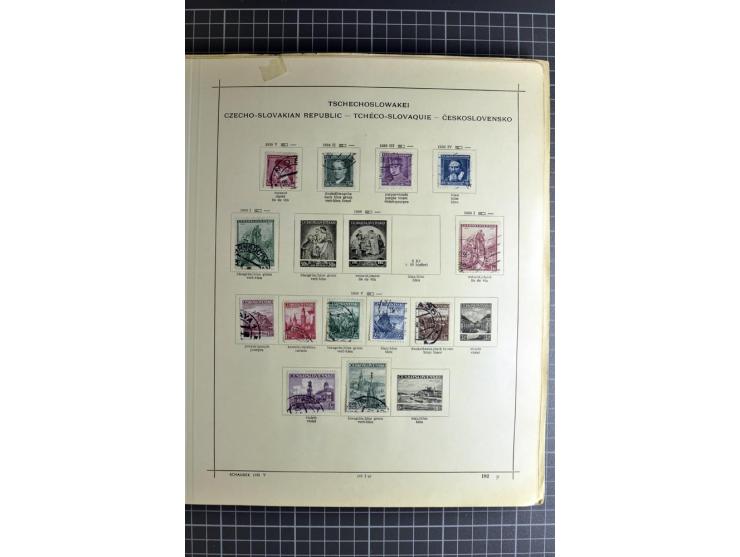 1849/1942, ungebrauchte und gestempelte Sammlung mit besseren Ausgaben in 2 alten Schaubek-Alben, dazu kleines Einsteckbuch m