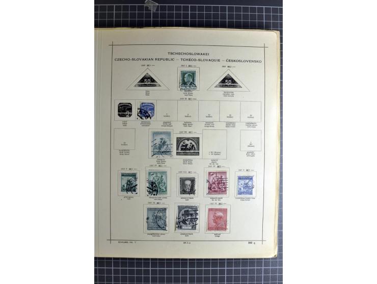 1849/1942, ungebrauchte und gestempelte Sammlung mit besseren Ausgaben in 2 alten Schaubek-Alben, dazu kleines Einsteckbuch m