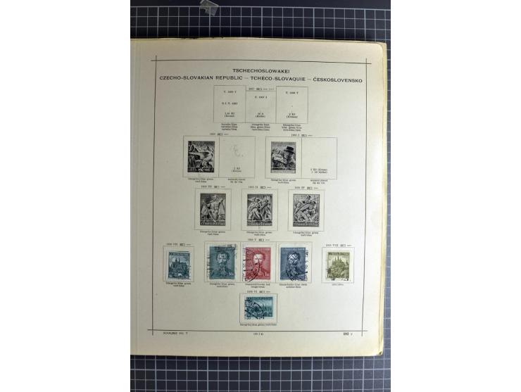 1849/1942, ungebrauchte und gestempelte Sammlung mit besseren Ausgaben in 2 alten Schaubek-Alben, dazu kleines Einsteckbuch m