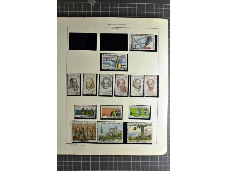 1849/1942, ungebrauchte und gestempelte Sammlung mit besseren Ausgaben in 2 alten Schaubek-Alben, dazu kleines Einsteckbuch m