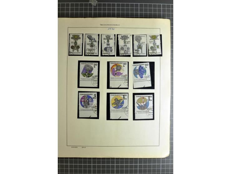 1849/1942, ungebrauchte und gestempelte Sammlung mit besseren Ausgaben in 2 alten Schaubek-Alben, dazu kleines Einsteckbuch m