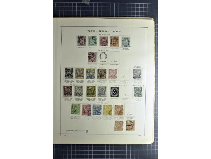 1849/1942, ungebrauchte und gestempelte Sammlung mit besseren Ausgaben in 2 alten Schaubek-Alben, dazu kleines Einsteckbuch m