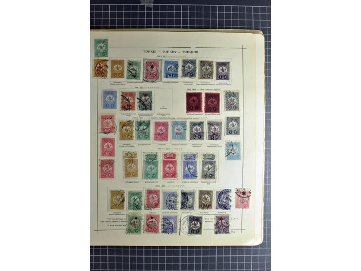 1849/1942, ungebrauchte und gestempelte Sammlung mit besseren Ausgaben in 2 alten Schaubek-Alben, dazu kleines Einsteckbuch m