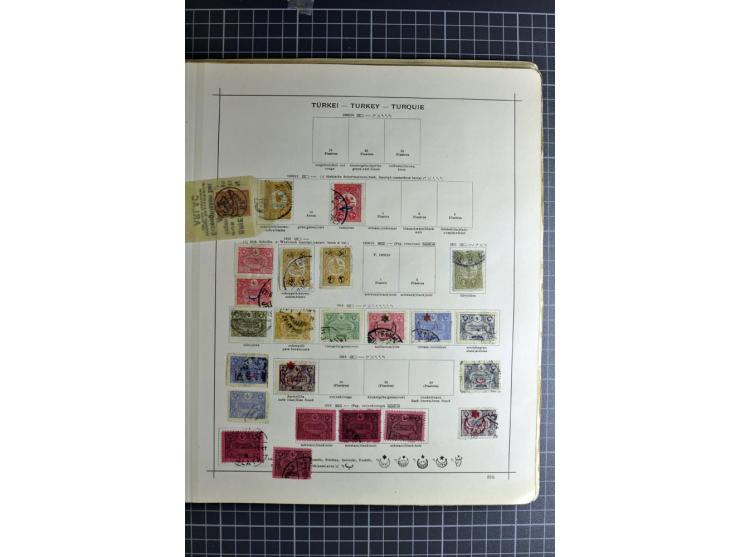 1849/1942, ungebrauchte und gestempelte Sammlung mit besseren Ausgaben in 2 alten Schaubek-Alben, dazu kleines Einsteckbuch m