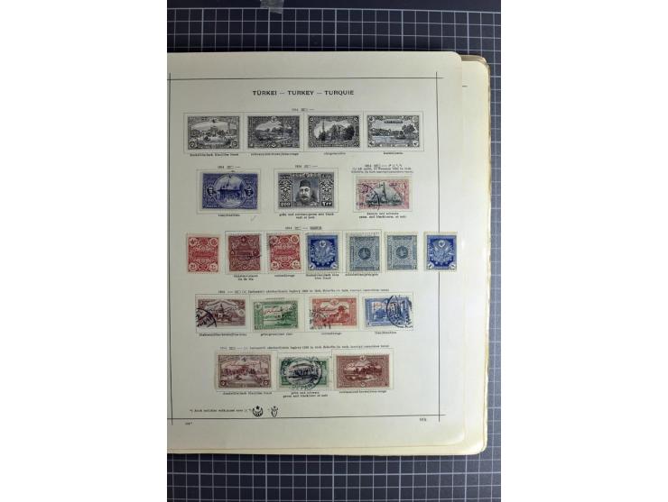 1849/1942, ungebrauchte und gestempelte Sammlung mit besseren Ausgaben in 2 alten Schaubek-Alben, dazu kleines Einsteckbuch m