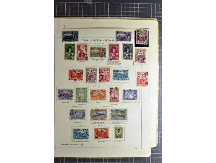 1849/1942, ungebrauchte und gestempelte Sammlung mit besseren Ausgaben in 2 alten Schaubek-Alben, dazu kleines Einsteckbuch m