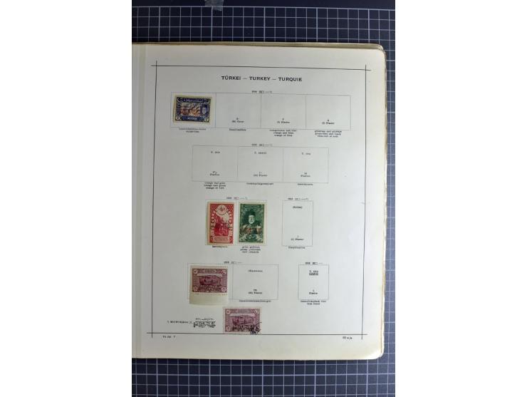 1849/1942, ungebrauchte und gestempelte Sammlung mit besseren Ausgaben in 2 alten Schaubek-Alben, dazu kleines Einsteckbuch m