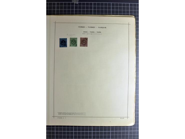 1849/1942, ungebrauchte und gestempelte Sammlung mit besseren Ausgaben in 2 alten Schaubek-Alben, dazu kleines Einsteckbuch m