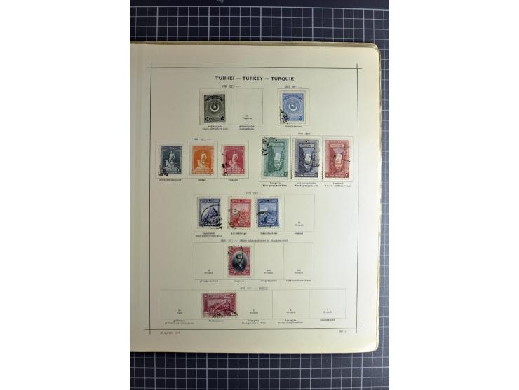 1849/1942, ungebrauchte und gestempelte Sammlung mit besseren Ausgaben in 2 alten Schaubek-Alben, dazu kleines Einsteckbuch m