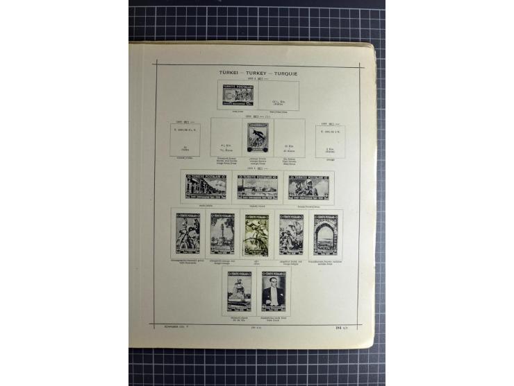 1849/1942, ungebrauchte und gestempelte Sammlung mit besseren Ausgaben in 2 alten Schaubek-Alben, dazu kleines Einsteckbuch m
