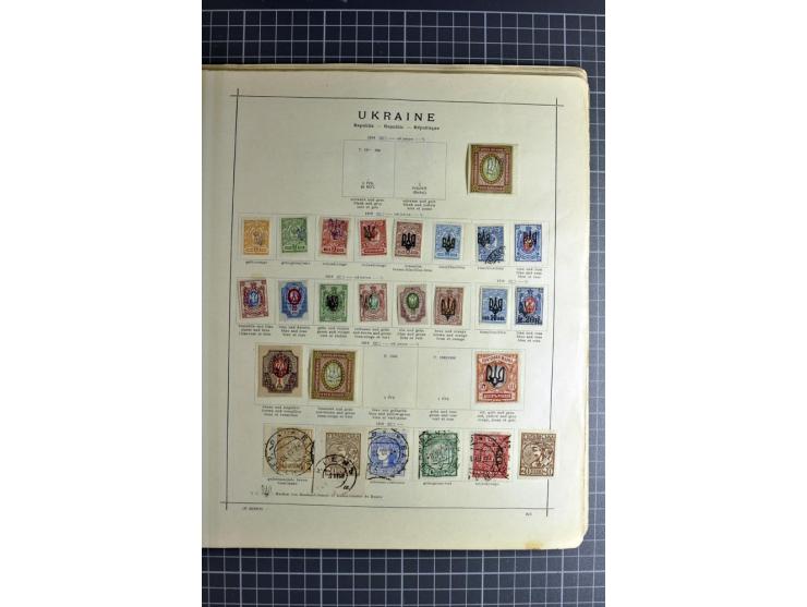1849/1942, ungebrauchte und gestempelte Sammlung mit besseren Ausgaben in 2 alten Schaubek-Alben, dazu kleines Einsteckbuch m