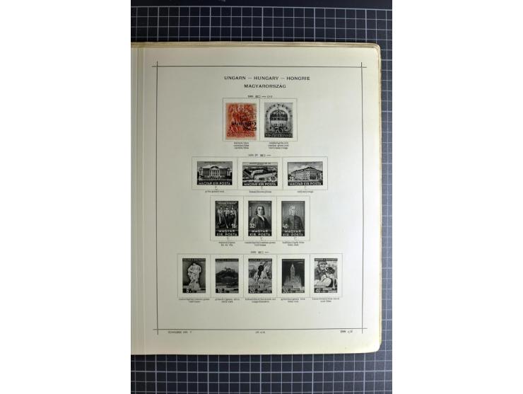 1849/1942, ungebrauchte und gestempelte Sammlung mit besseren Ausgaben in 2 alten Schaubek-Alben, dazu kleines Einsteckbuch m