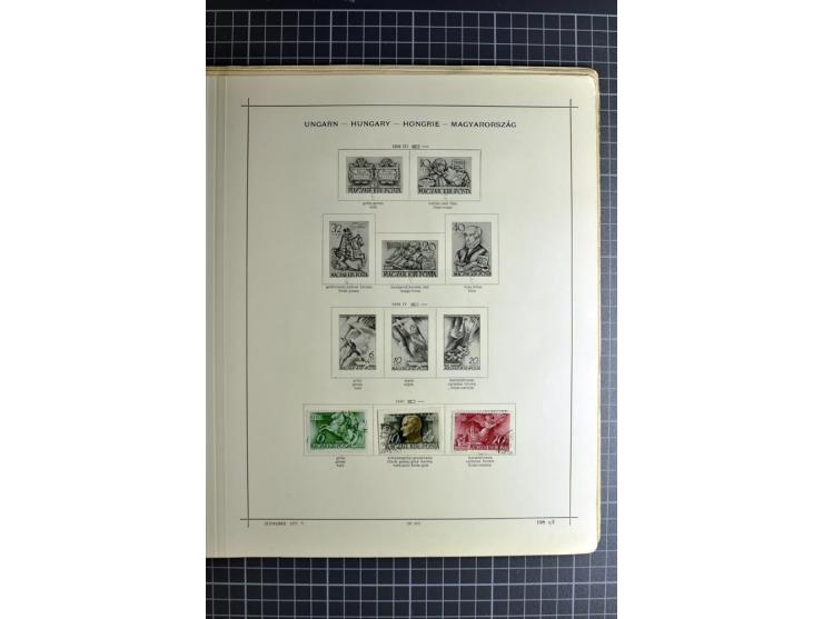 1849/1942, ungebrauchte und gestempelte Sammlung mit besseren Ausgaben in 2 alten Schaubek-Alben, dazu kleines Einsteckbuch m