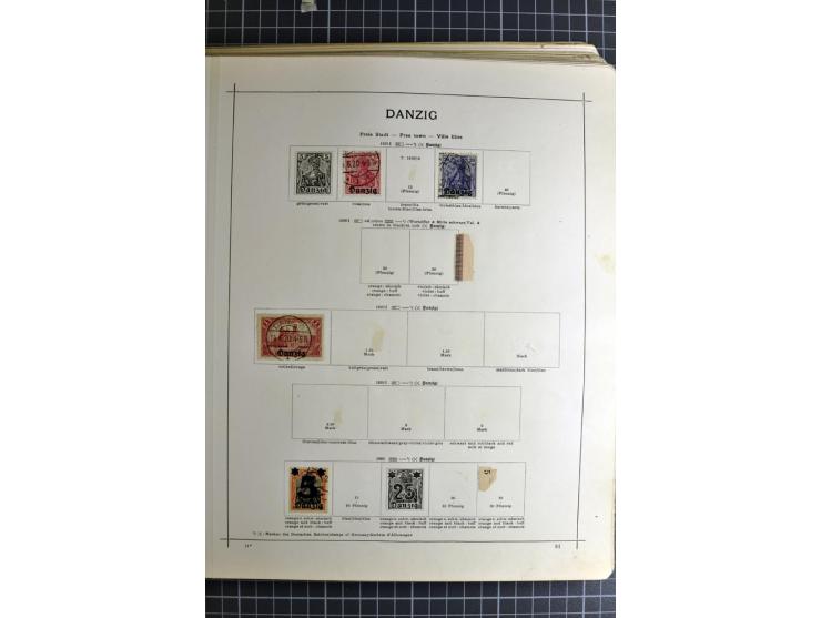 1849/1942, ungebrauchte und gestempelte Sammlung mit besseren Ausgaben in 2 alten Schaubek-Alben, dazu kleines Einsteckbuch m