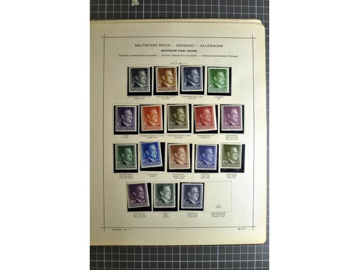 1849/1942, ungebrauchte und gestempelte Sammlung mit besseren Ausgaben in 2 alten Schaubek-Alben, dazu kleines Einsteckbuch m