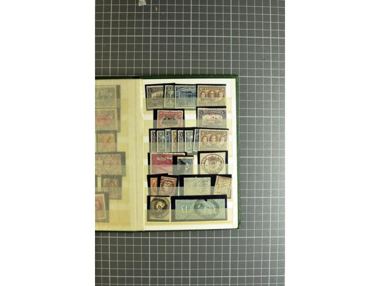 1849/1942, ungebrauchte und gestempelte Sammlung mit besseren Ausgaben in 2 alten Schaubek-Alben, dazu kleines Einsteckbuch m