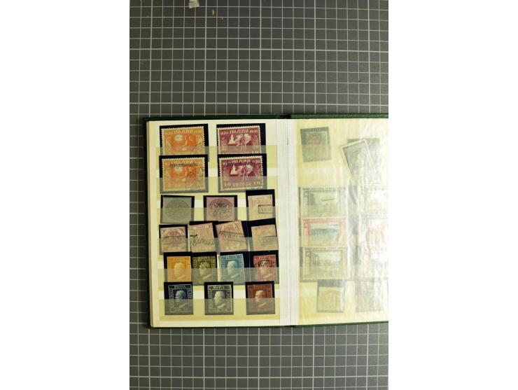 1849/1942, ungebrauchte und gestempelte Sammlung mit besseren Ausgaben in 2 alten Schaubek-Alben, dazu kleines Einsteckbuch m