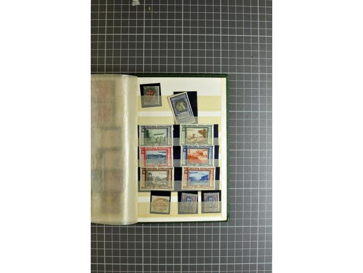 1849/1942, ungebrauchte und gestempelte Sammlung mit besseren Ausgaben in 2 alten Schaubek-Alben, dazu kleines Einsteckbuch m