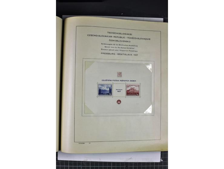 1849/1941, ungebrauchte und gestempelte Sammlung im Schaubeck-Album