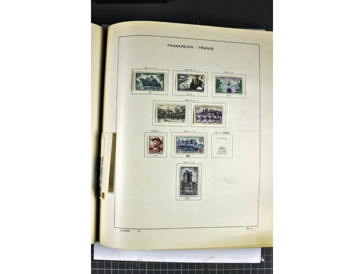 1849/1941, ungebrauchte und gestempelte Sammlung im Schaubeck-Album
