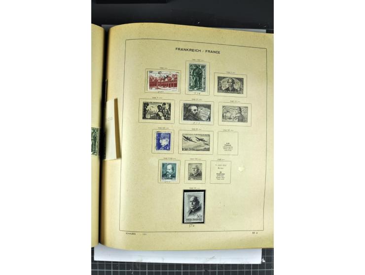 1849/1941, ungebrauchte und gestempelte Sammlung im Schaubeck-Album