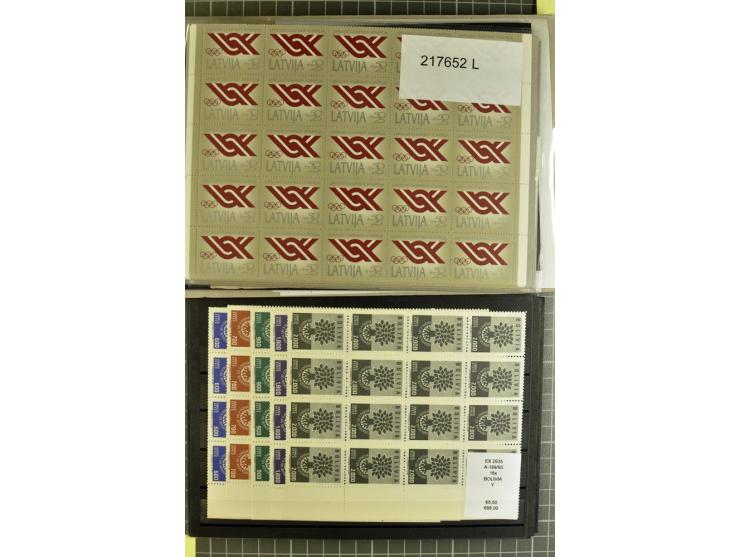 1880/1980 (ca.), Partie von über 13000 Marken und Blocks, dabei bessere Stücke, Abarten etc.; riesiger Katalogwert