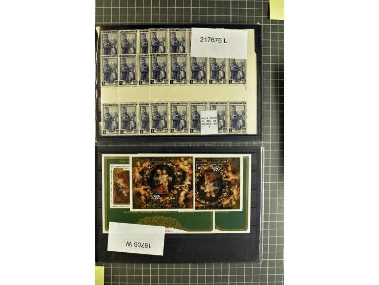 1880/1980 (ca.), Partie von über 13000 Marken und Blocks, dabei bessere Stücke, Abarten etc.; riesiger Katalogwert