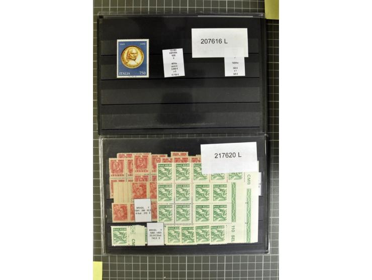 1880/1980 (ca.), Partie von über 13000 Marken und Blocks, dabei bessere Stücke, Abarten etc.; riesiger Katalogwert