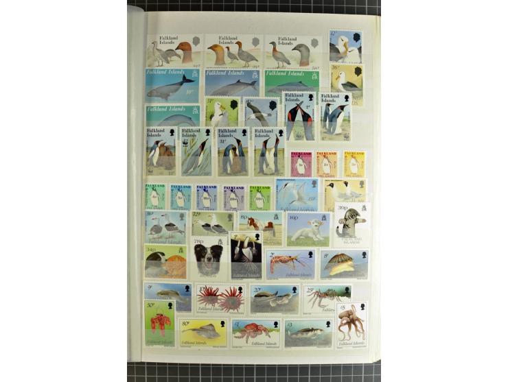 TIERE: 1920/94, postfrische, ungebrauchte und gestempelte sehr umfangreiche Sammlung mit vielen guten Ausgaben auf selbstgest