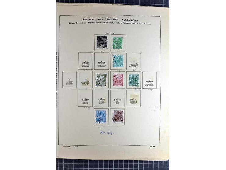 1872/1945, vorwiegend gestempelte Sammlung, beginnend mit schönem Brustschildteil, danach mit einigen besseren u.a. Mi.-Nr. 6