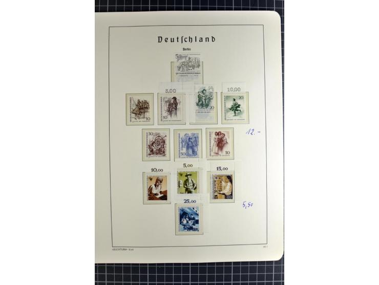 1872/1945, vorwiegend gestempelte Sammlung, beginnend mit schönem Brustschildteil, danach mit einigen besseren u.a. Mi.-Nr. 6