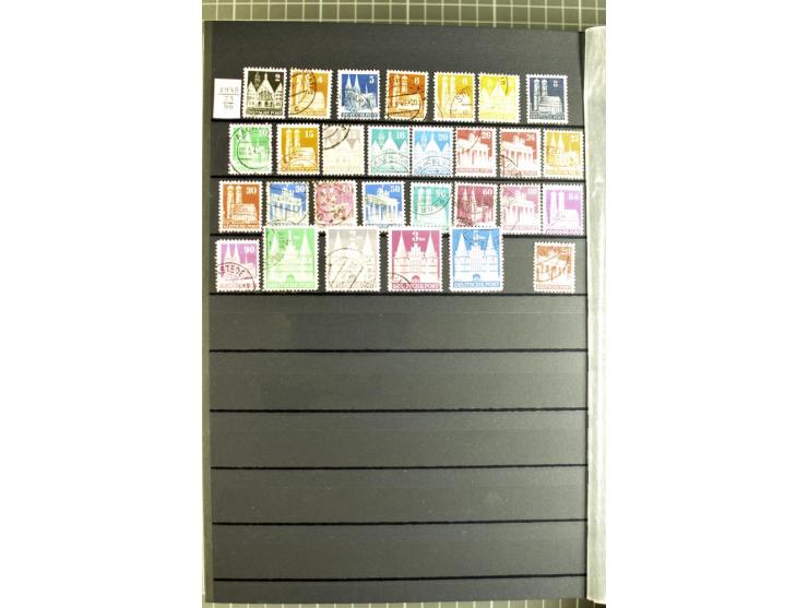 1875/1945, meist gestempelte Sammlung mit einigen besseren und kpl. Ausgaben, ab Weimar bis auf Bl.2 augenscheinlich komplett