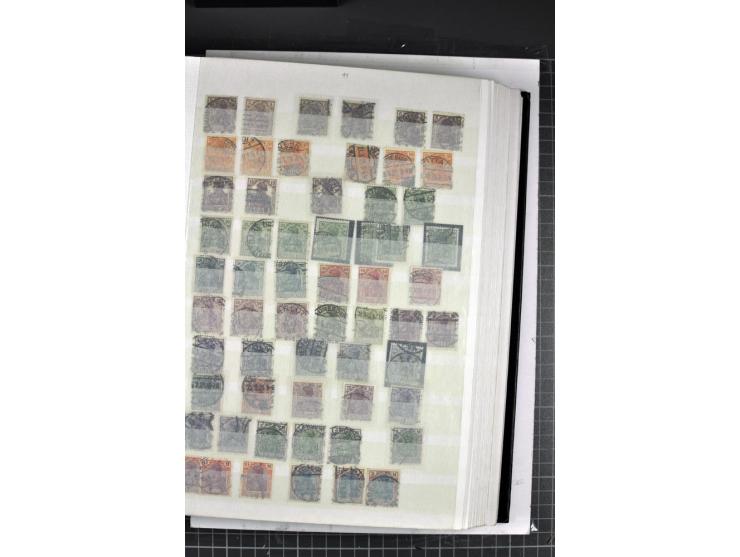 1900/45, gestempelte reichhaltige Sammlung mit einer Vielzahl guter Werte und Sätze, Plattenfehler etc., vieles sign. aber au