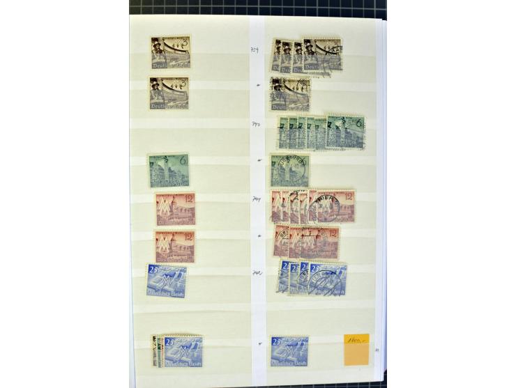  1923/45, postfrischer, ungebrauchter und gestempelter umfangreicher Bestand mit einer Vielzahl guter Werte und Sätze, dazu e