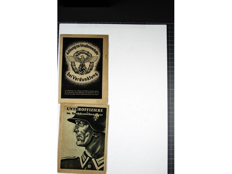 1940/1945, kleiner Posten mit III. Reich-Druckwerken (Arbeitsbuch, Propagandheft des Heeres usw.), alle mit Hakenkreuz bzw. R