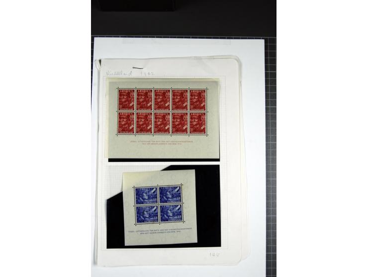 1940/1945, kleiner Posten mit III. Reich-Druckwerken (Arbeitsbuch, Propagandheft des Heeres usw.), alle mit Hakenkreuz bzw. R