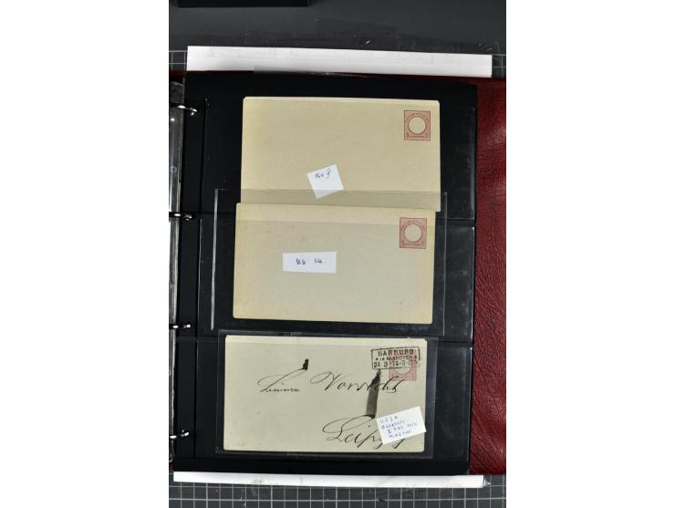 1872/75, Brustschilde-Spezialsammlung mit 44 ungebrauchten und gestempelten Ganzsachen-Umschlägen und -Karten, dabei 2 Karten