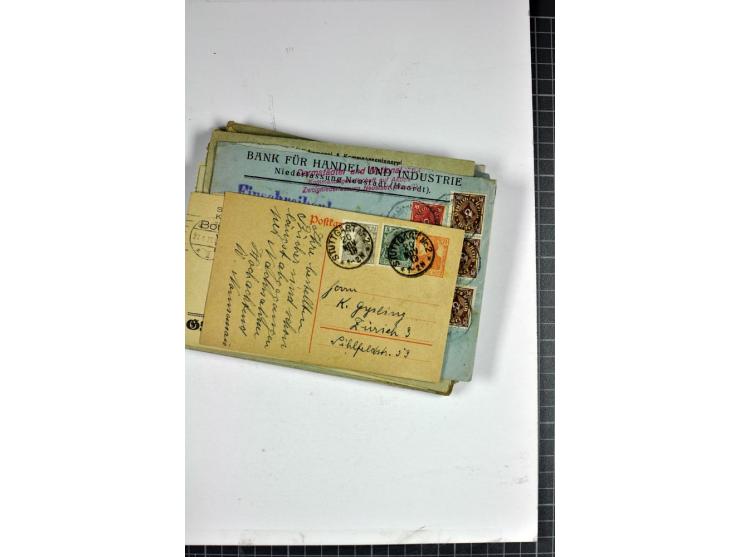 1898/1935, interessante Parie inkl. etwas Bayern mit ca. 70 Briefen, Karten und Ganzsachen, Schwerpunkt Infla mit Auslandsfra