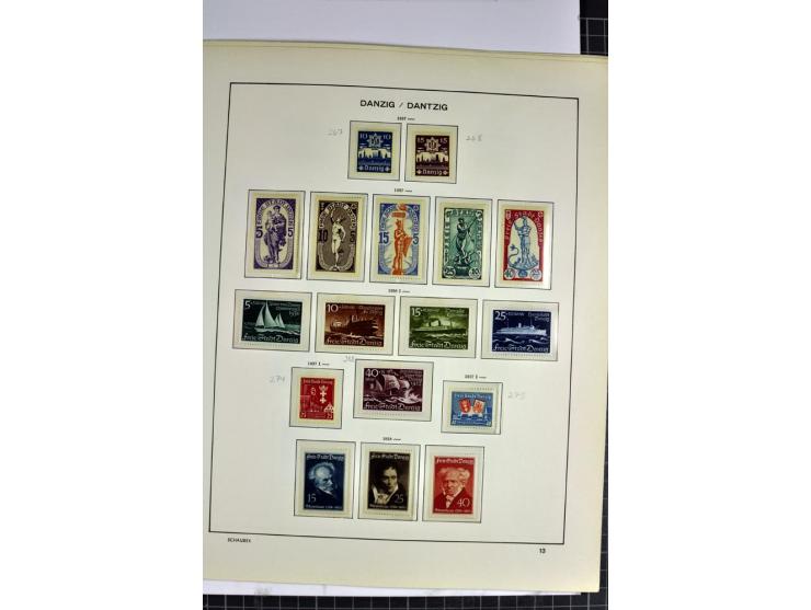 1920/39, vorwiegend ungebrauchte Sammlung mit vielen besseren Werten dabei u.a. Mi.-Nr. 47-49 mit Fotoattest Schüler und Hoch