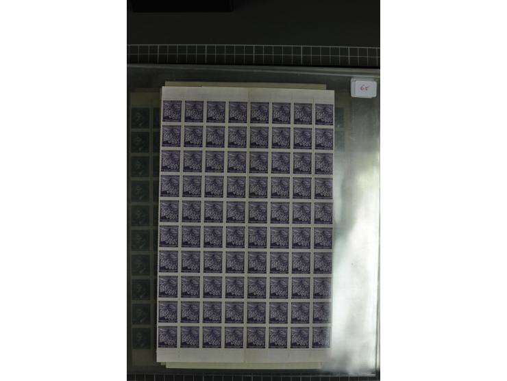  1939/44, Sammlung von 54 Bogen ex Mi.-Nr. 20-142, gute Erhaltung