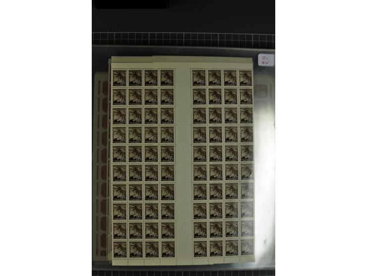  1939/44, Sammlung von 54 Bogen ex Mi.-Nr. 20-142, gute Erhaltung