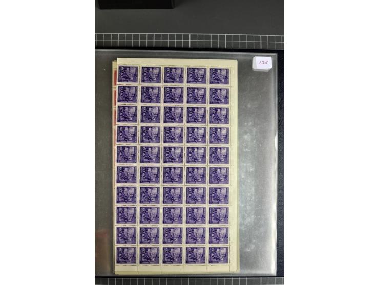  1939/44, Sammlung von 54 Bogen ex Mi.-Nr. 20-142, gute Erhaltung