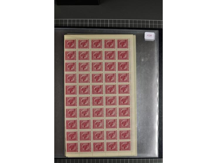  1939/44, Sammlung von 54 Bogen ex Mi.-Nr. 20-142, gute Erhaltung