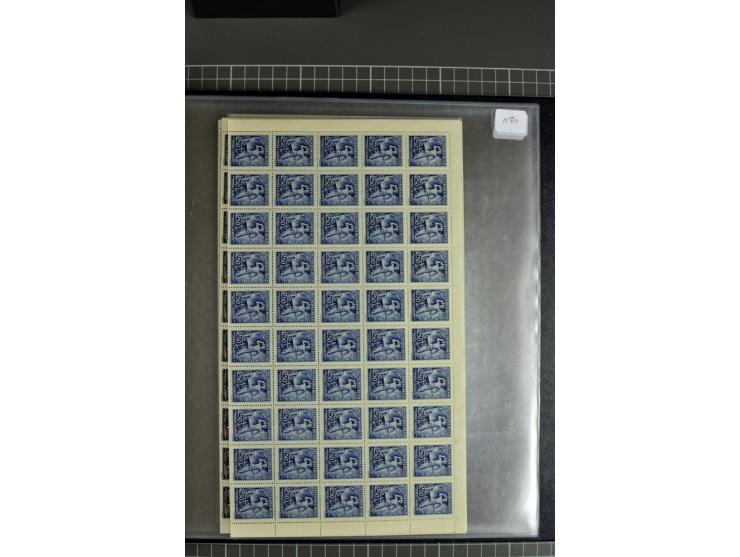  1939/44, Sammlung von 54 Bogen ex Mi.-Nr. 20-142, gute Erhaltung
