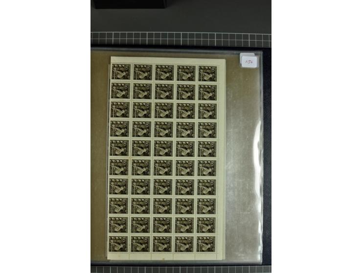  1939/44, Sammlung von 54 Bogen ex Mi.-Nr. 20-142, gute Erhaltung