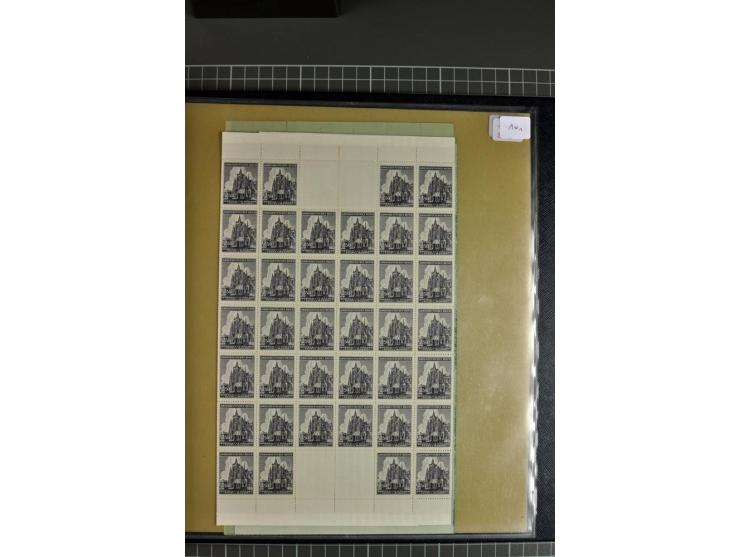  1939/44, Sammlung von 54 Bogen ex Mi.-Nr. 20-142, gute Erhaltung