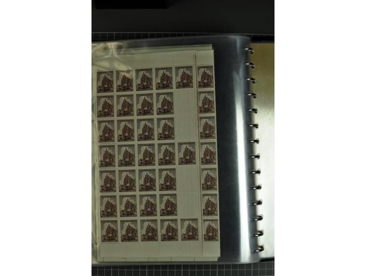  1939/44, Sammlung von 54 Bogen ex Mi.-Nr. 20-142, gute Erhaltung