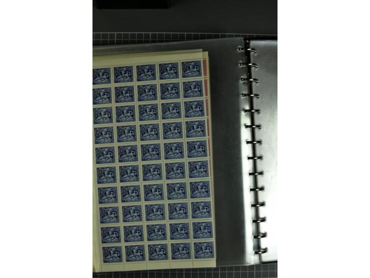  1939/44, Sammlung von 54 Bogen ex Mi.-Nr. 20-142, gute Erhaltung