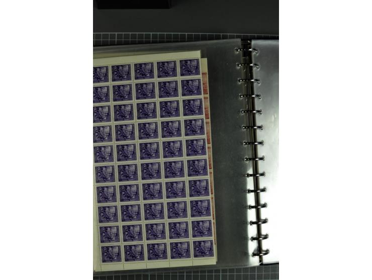  1939/44, Sammlung von 54 Bogen ex Mi.-Nr. 20-142, gute Erhaltung