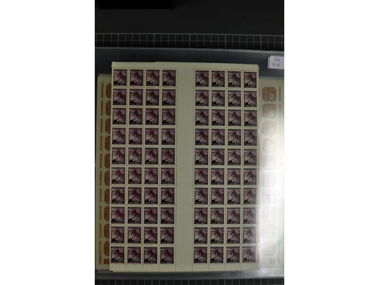  1939/44, Sammlung von 54 Bogen ex Mi.-Nr. 20-142, gute Erhaltung